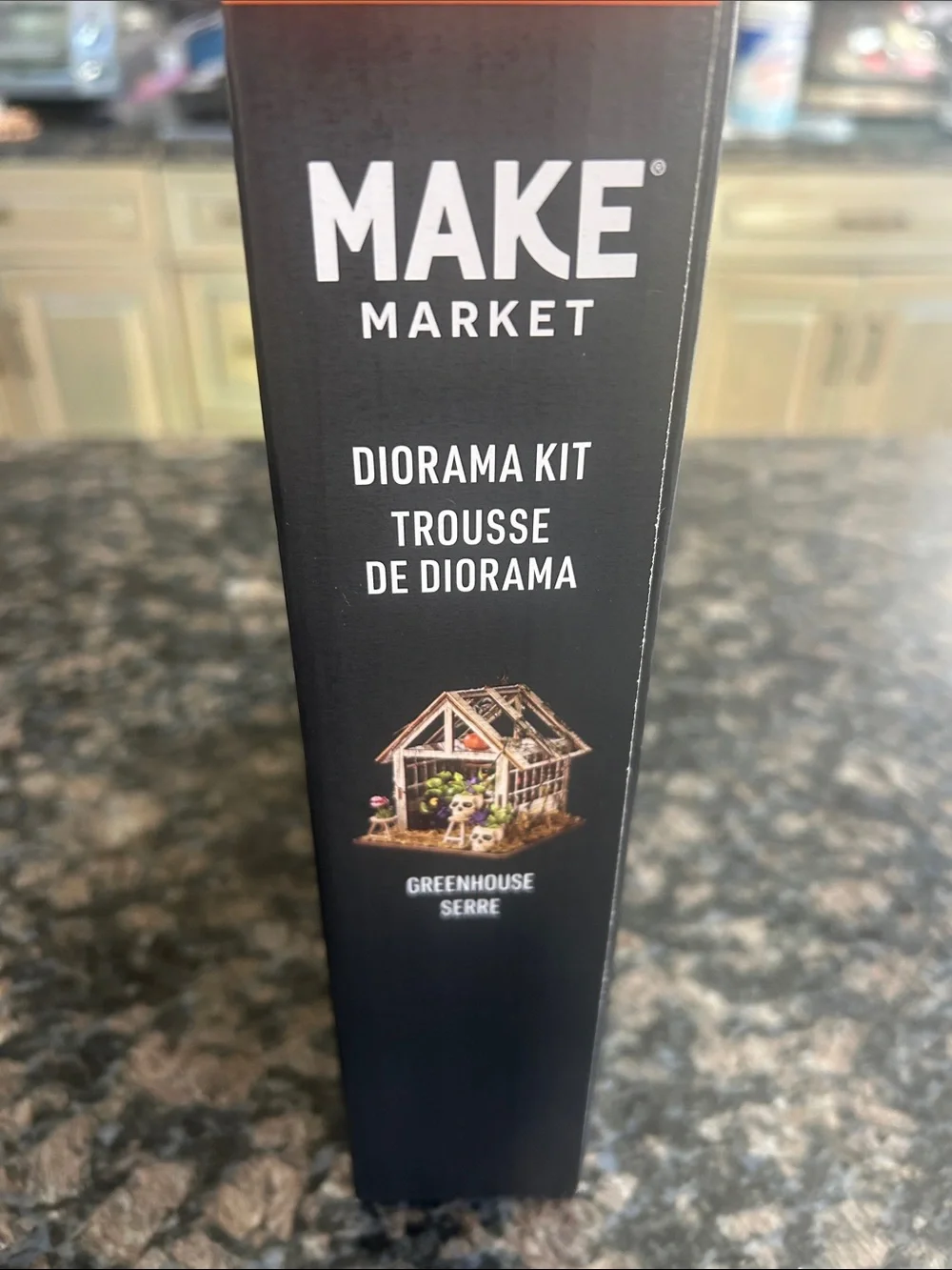 MAKE MARKET DIORAMA MINIATURE BUILD KIT SPOOKY GREENHOUSE NWT